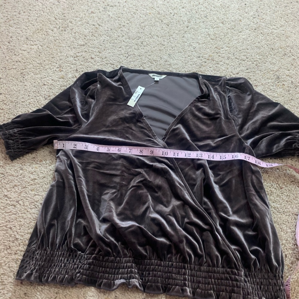 Madewell velvet smocked crossover vneck top - Picture 5 of 5
